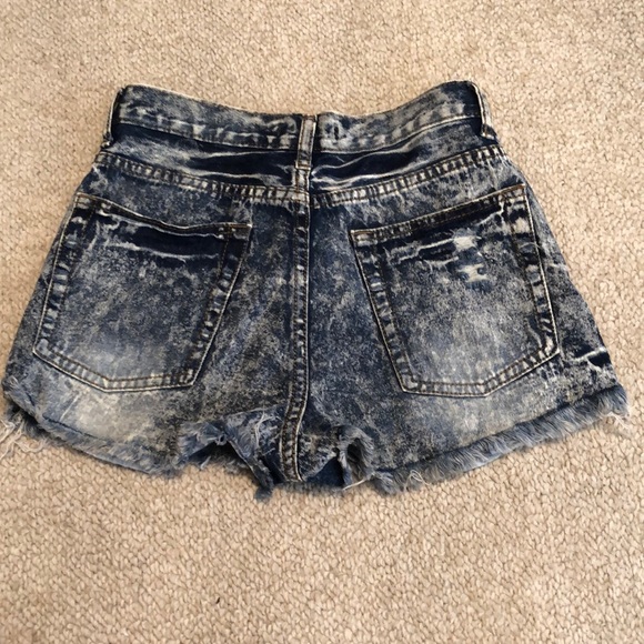 Forever 21 Shorts - Picture 2 of 2